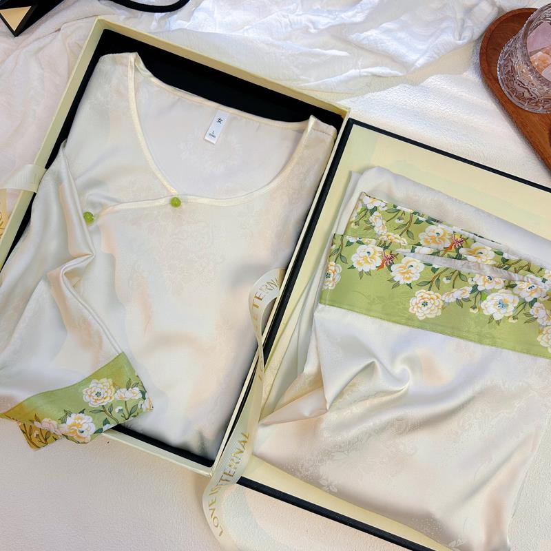 送妈妈情人节礼物给老婆闺蜜实用的高档礼品冰丝绸睡衣生日礼盒装