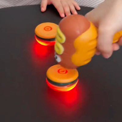 汉堡薯条陀螺玩具发光飞碟儿童玩具枪户外蜻蜓飞盘网红玩具