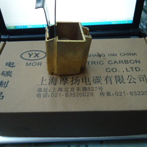 厂家直销摩扬电刷 碳刷 发电机铜刷架25X32