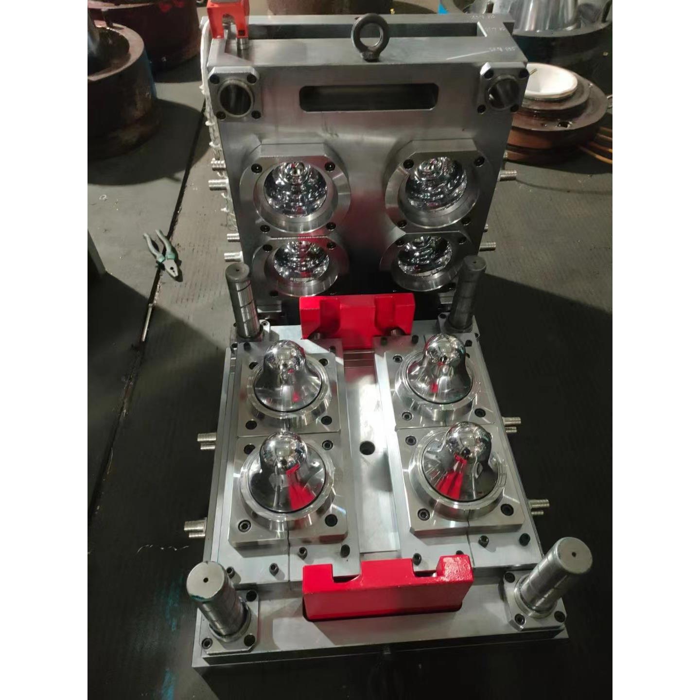 自锁免剪浇口瓶胚模具一出四，口径73mm克重25克