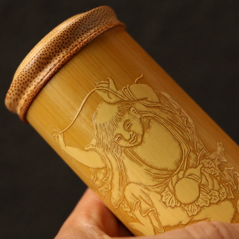 精品名家裘立钢纯手工留青雕刻老玉竹茶叶罐竹茶仓《刘海戏金蟾》