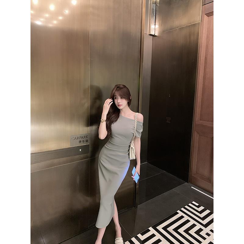 愉悦愉悦气质短袖一字肩连衣裙女夏季法式收腰性感不规则斜肩长裙