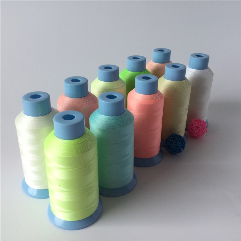 新珠夜晚自发光表演服绣花线 涤纶夜光线 光变线温变线十字绣棉线