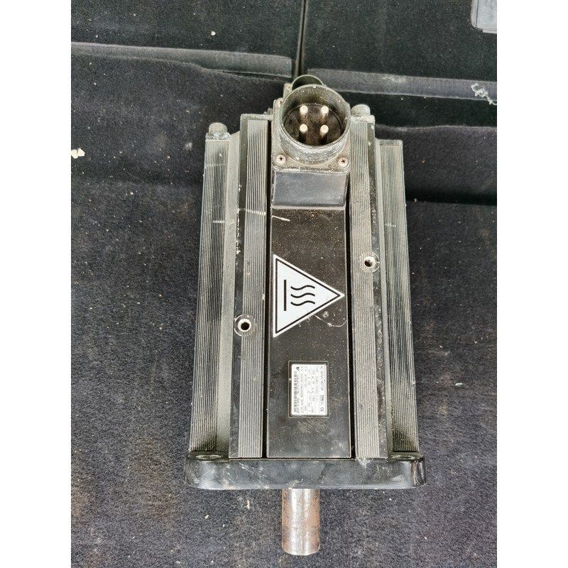 安川伺服电机,7.5kw,实物图功能完好,在位现拆的机子,S