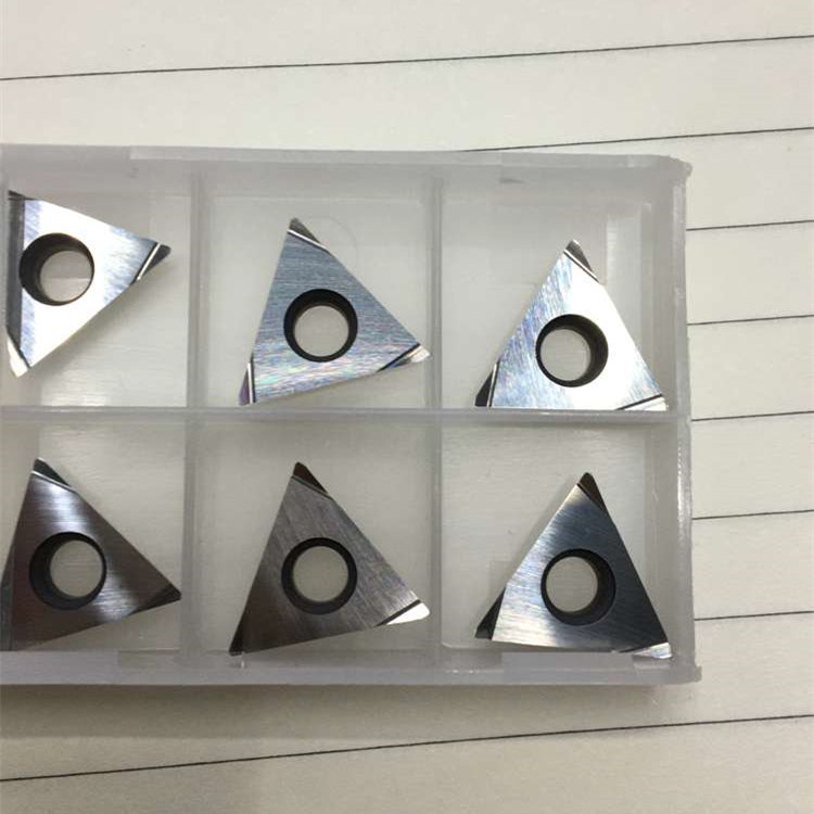 金属陶瓷刀片镗孔刀粒大三角形车刀 TPGT16T304L-W15 DC530
