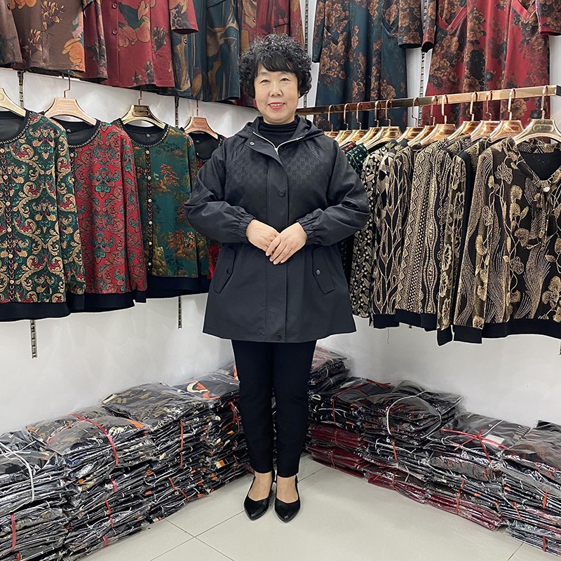 中老年大码风衣外套女撞色连帽休闲上衣40岁50妇女加肥加大妈妈装