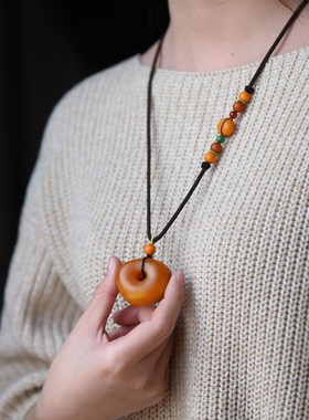 天然老蜜蜡平安扣吊坠俄料原石密蜡民族风项链毛衣链琥珀男女配饰