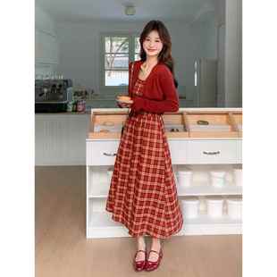 一整套穿搭针织开衫 2025新款 长裙两件套 女秋季 红色格纹连衣裙套装