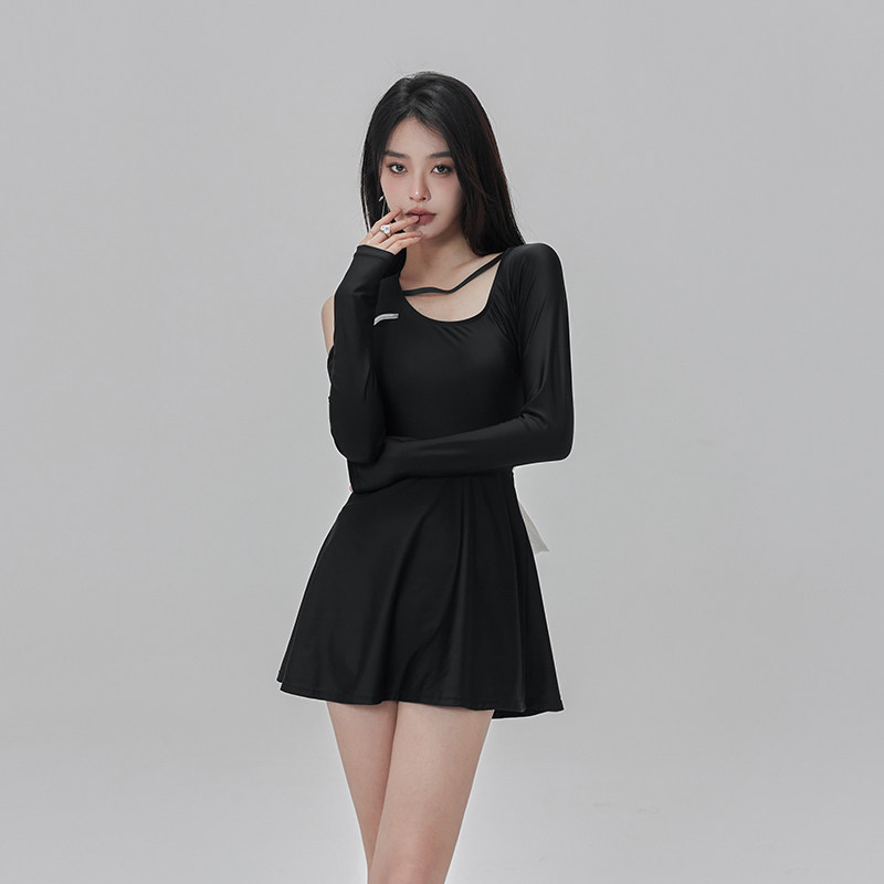 日系可爱少女甜美学生保守黑色遮肉显瘦小胸聚拢温泉分体泳衣女