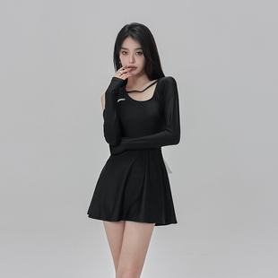 日系可爱少女甜美学生保守黑色遮肉显瘦小胸聚拢温泉分体泳衣女