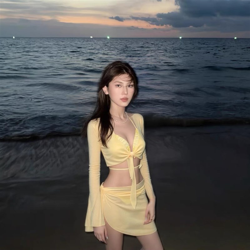 2025新款e泳衣女爆款四件套分体长袖防晒渡假海边高级感高端比基