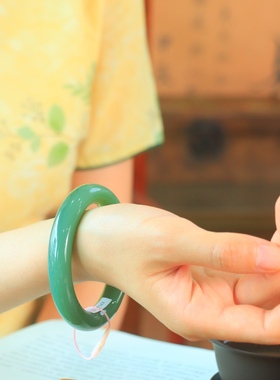 和田玉冰底老坑鸭蛋青碧玉平安镯