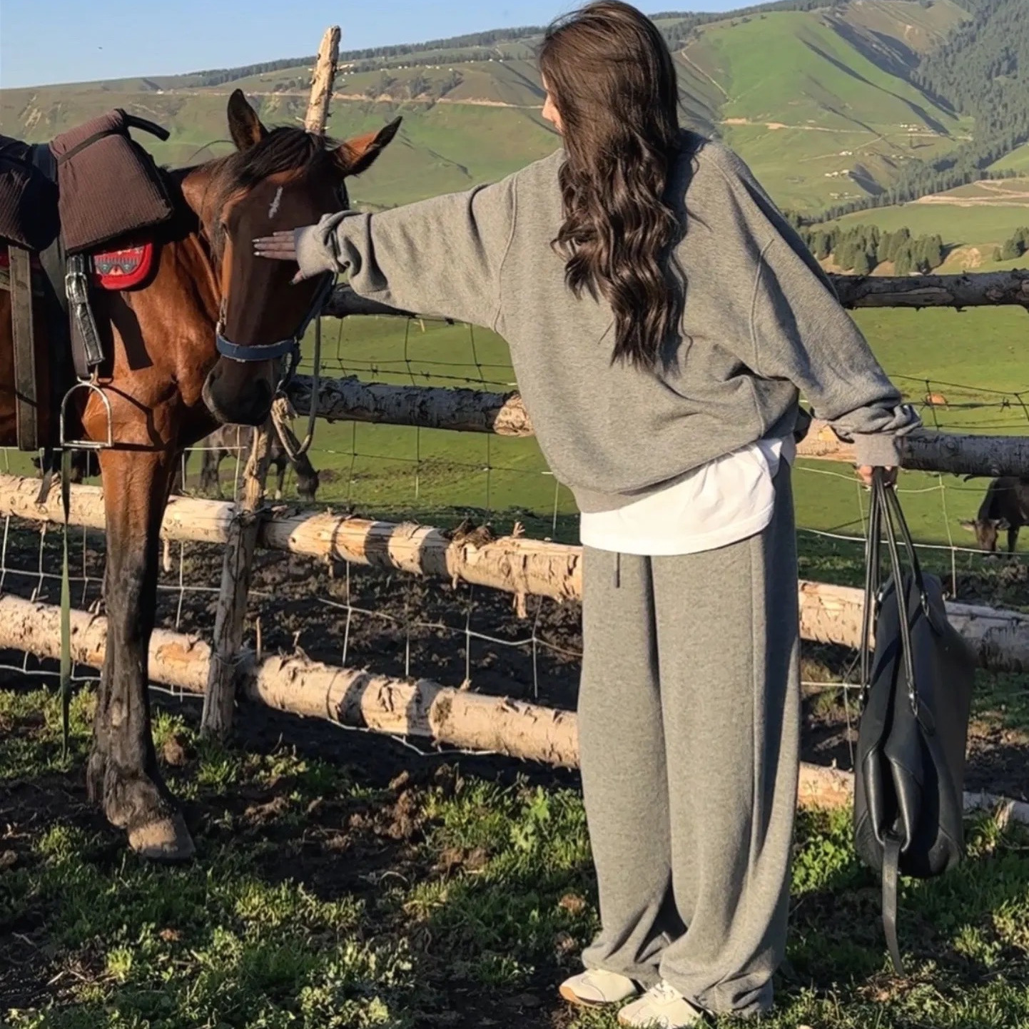 AMAZING IN | 羊毛 | 落肩袖休闲舒适卫衣 A250701-AI56BST250610