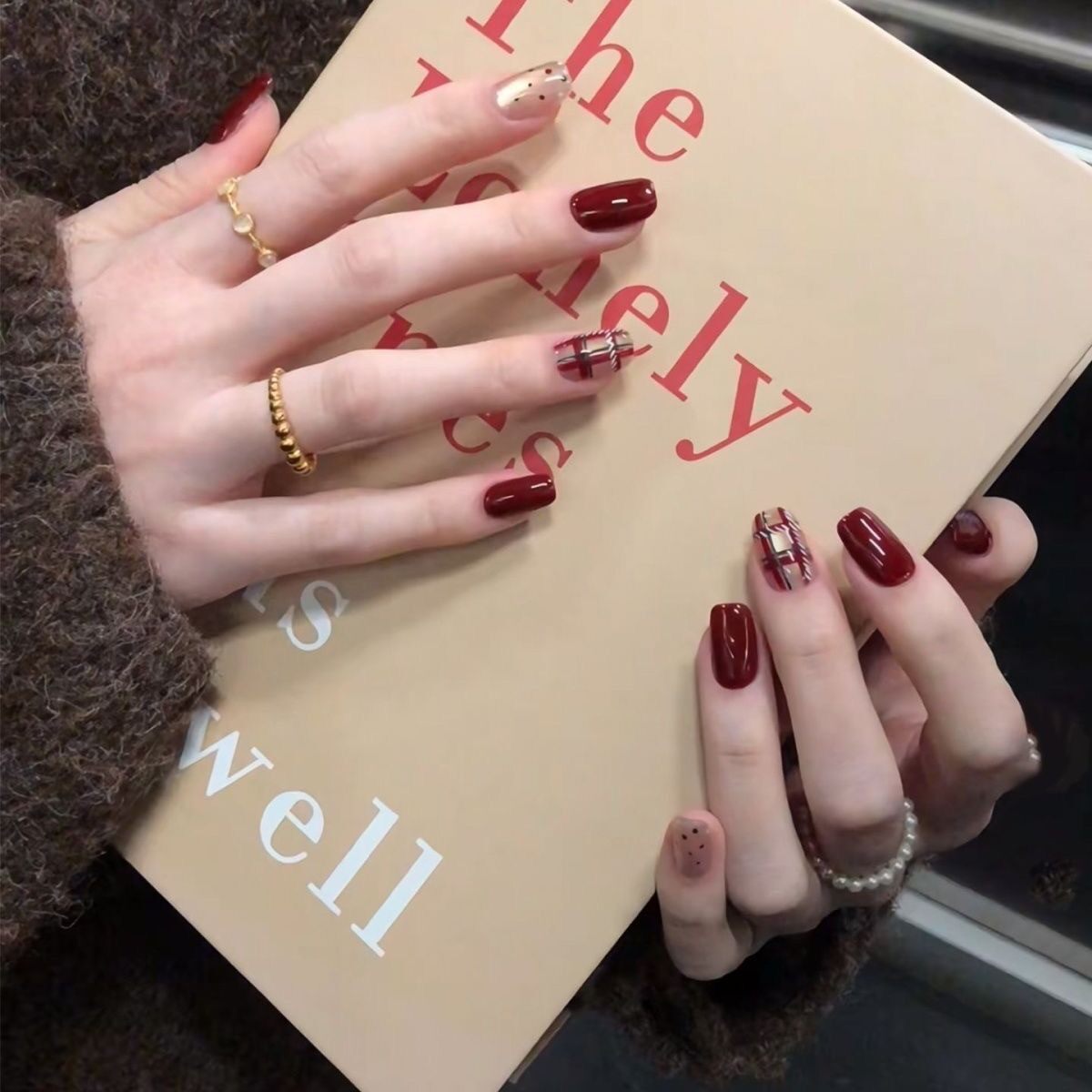 【复古格纹】纯手工穿戴甲秋冬短款圣诞氛围感猫眼美甲日常显白甲,彩妆/香水/美妆工具,穿戴甲/甲片,淘宝优惠券,粉丝福利购,淘宝优惠卷