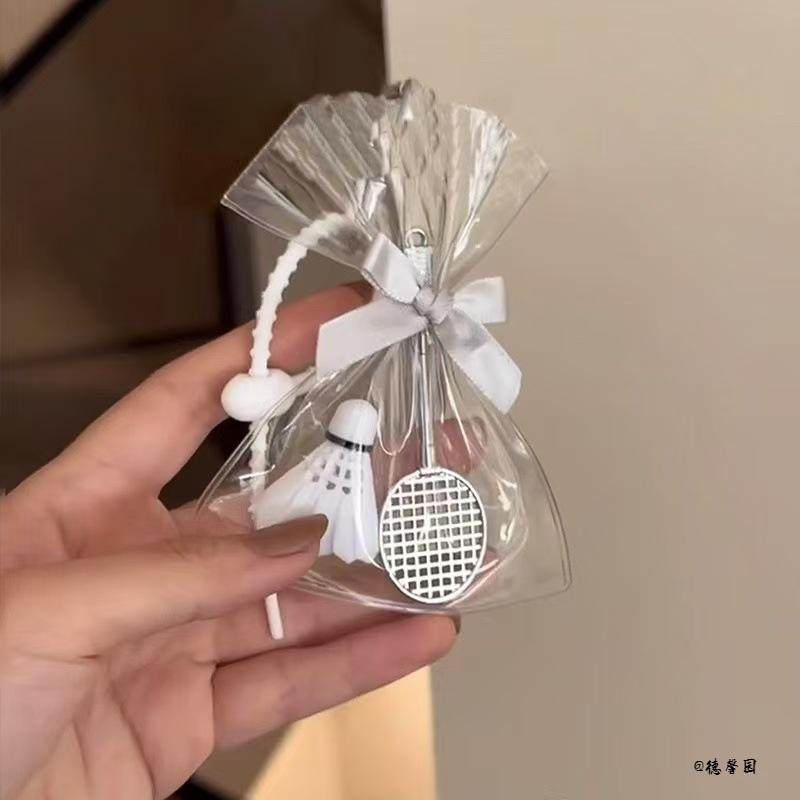礼物书包羽毛球挂件闺蜜高颜值运动风简约汽车钥匙扣少女心百搭,服饰配件/皮带/帽子/围巾,钥匙扣,淘宝优惠券,粉丝福利购,淘宝优惠卷