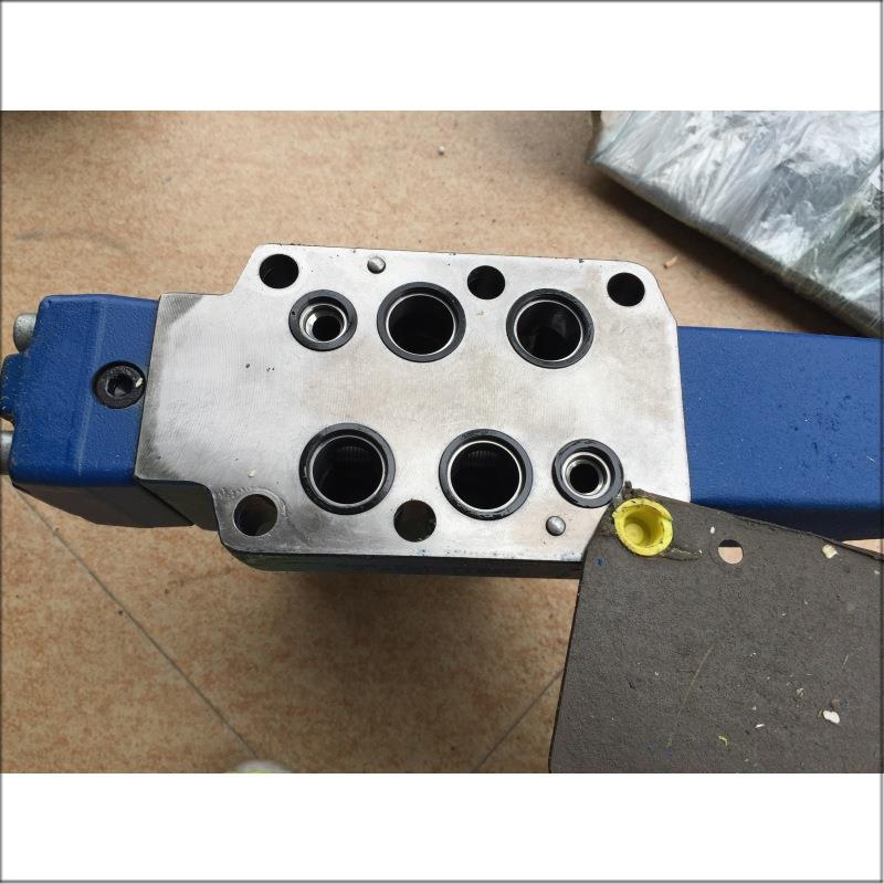 力士乐液压方向阀R900767522 4WRZE25W8-325-73/6EG24N9K31/A1D3M