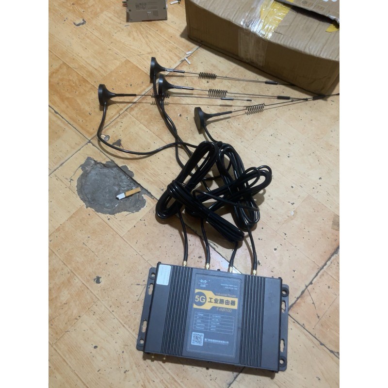 四信5G工业路由器F-NR100,几乎全,所见即所得,不带