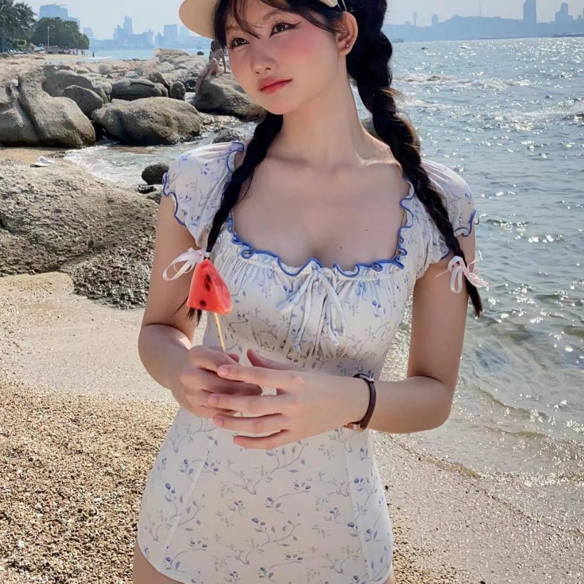 东大门ins风可爱少女碎花欲小香风小胸连体游泳衣女泳装