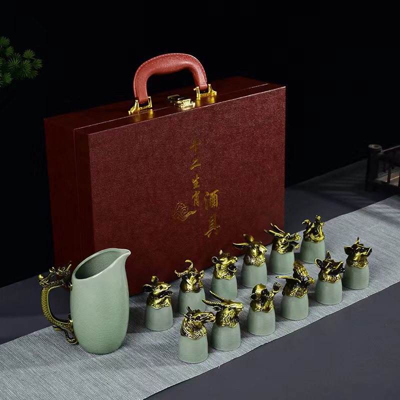 陶瓷酒具十二生肖兽首白酒杯分酒