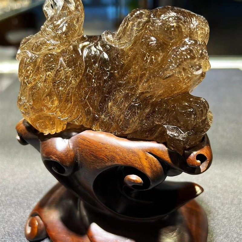 天然茶白黄水晶狗石雕摆件手把件金发晶生肖狗把玩件办公客厅玄关