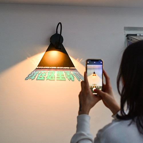 彩色亚克力字广i告牌 配送定制射灯 随心调整logo 镂空投影标识牌