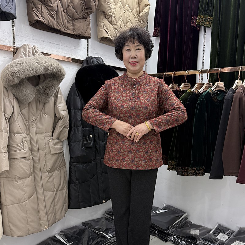 妈妈秋冬新款加绒碎花打底衫女2024德绒长袖T恤衫碎花有口袋显瘦
