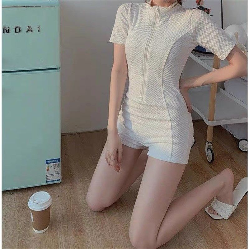 女孩泳衣女2025新款保守连体平角高级感学生上课冲浪潜水服泡温泉