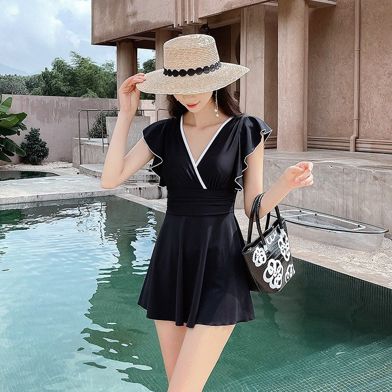 泳衣女泡温泉聚拢钢托遮肚肉显瘦保守平角2024年新款裙式连体泳装