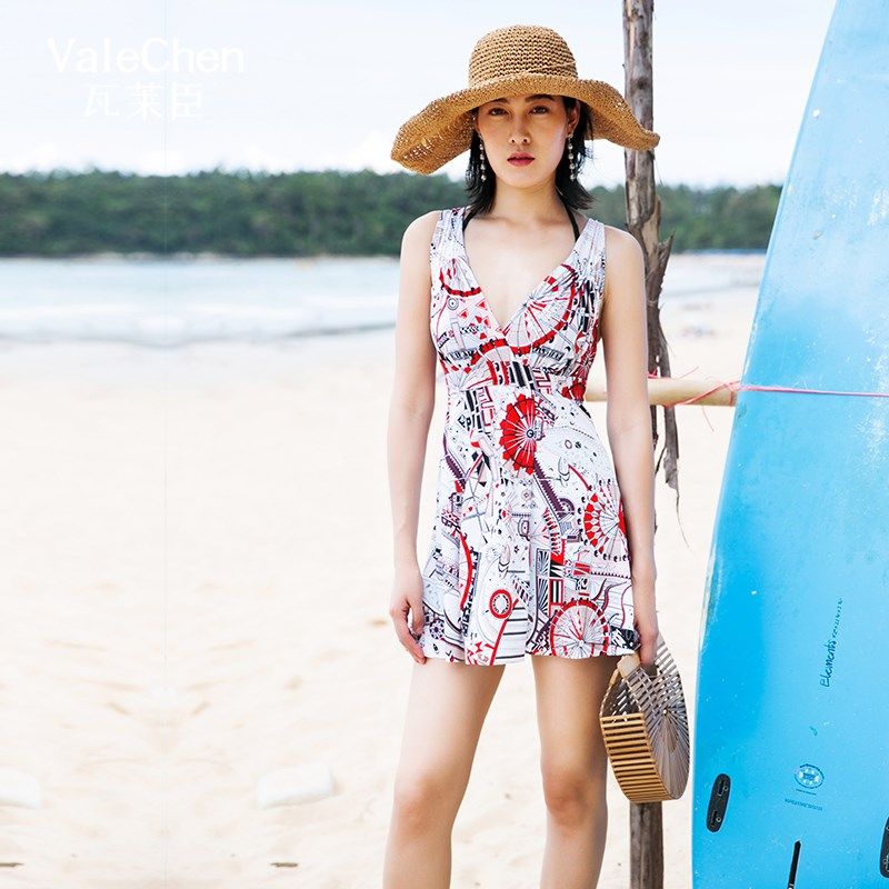 女泳衣遮肚显瘦小胸聚拢连体式泡温泉带钢托带胸垫保守裙式游泳衣