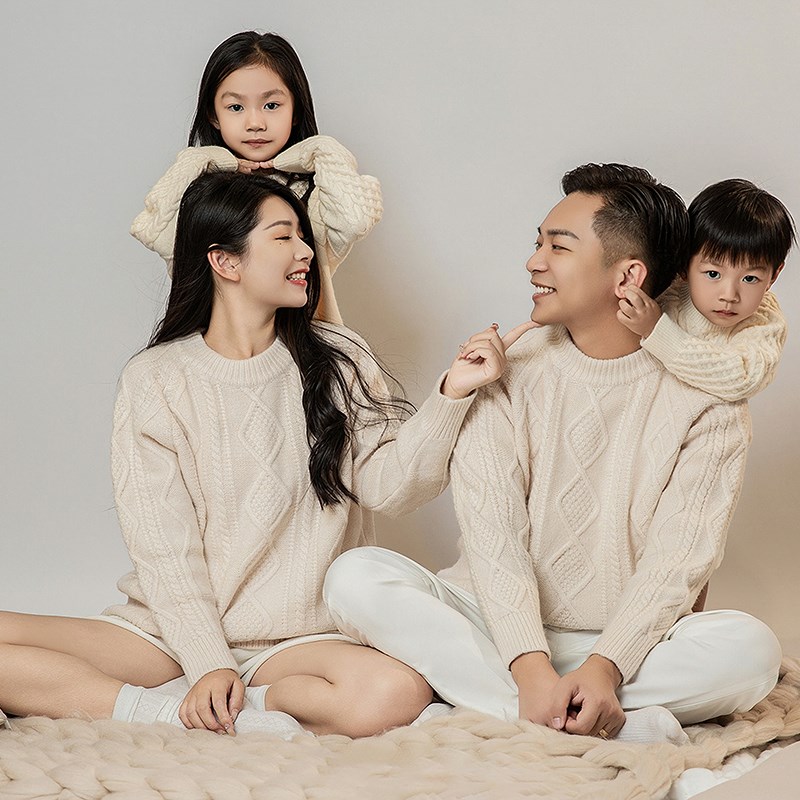 亲子装白色麻花毛衣影楼主题摄影服装过年新年亲子服一家四口拍照