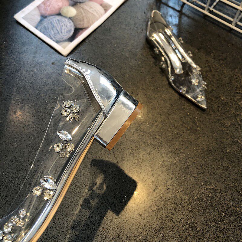 巨好看~ 温柔仙女风透明水钻低跟平底单鞋女时尚尖头浅口包头凉鞋