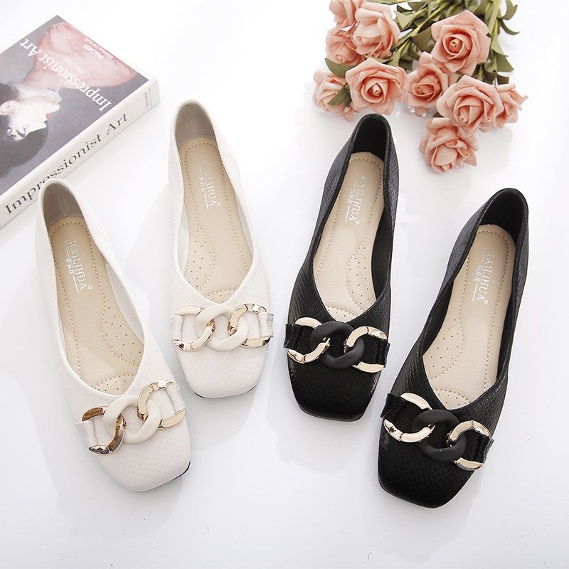 方头单鞋女2025年春秋新款百搭浅口奶奶豆豆鞋软皮软底妈妈平底鞋