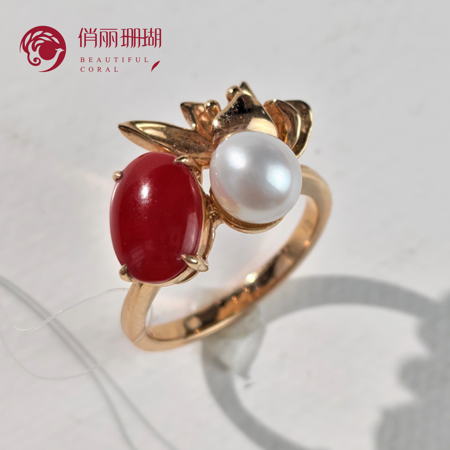 俏丽日本阿卡红珊瑚18K金戒指
