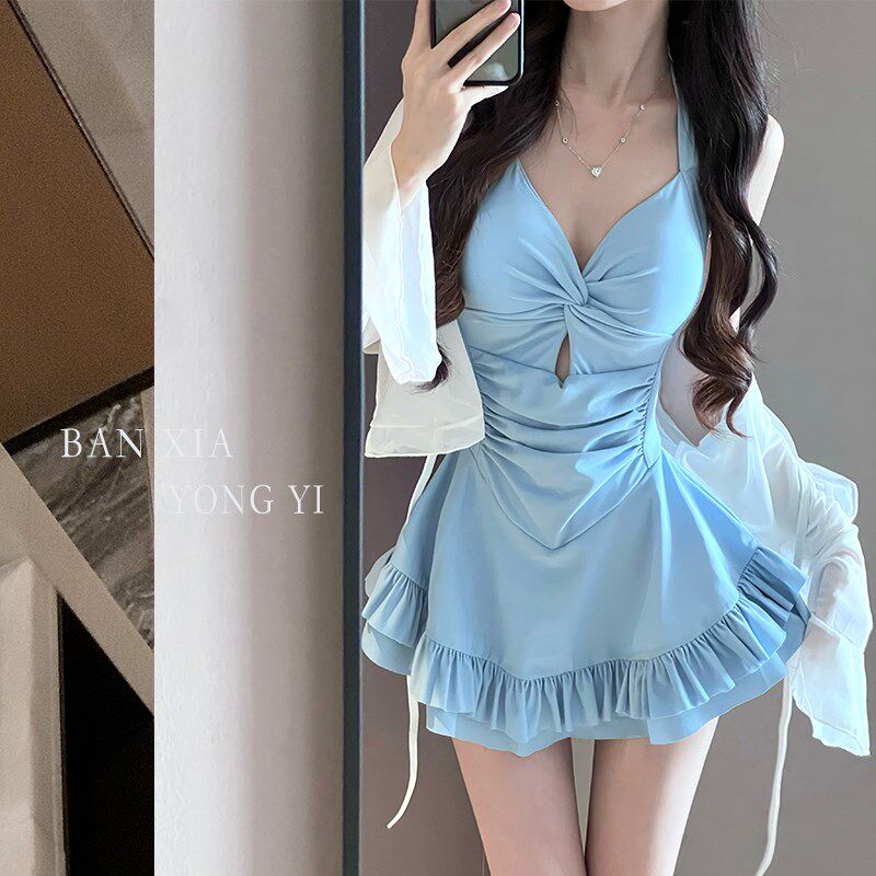 泳衣女2025年新款高级感小胸聚拢微胖遮肉显瘦裙式连体泳衣泡温泉