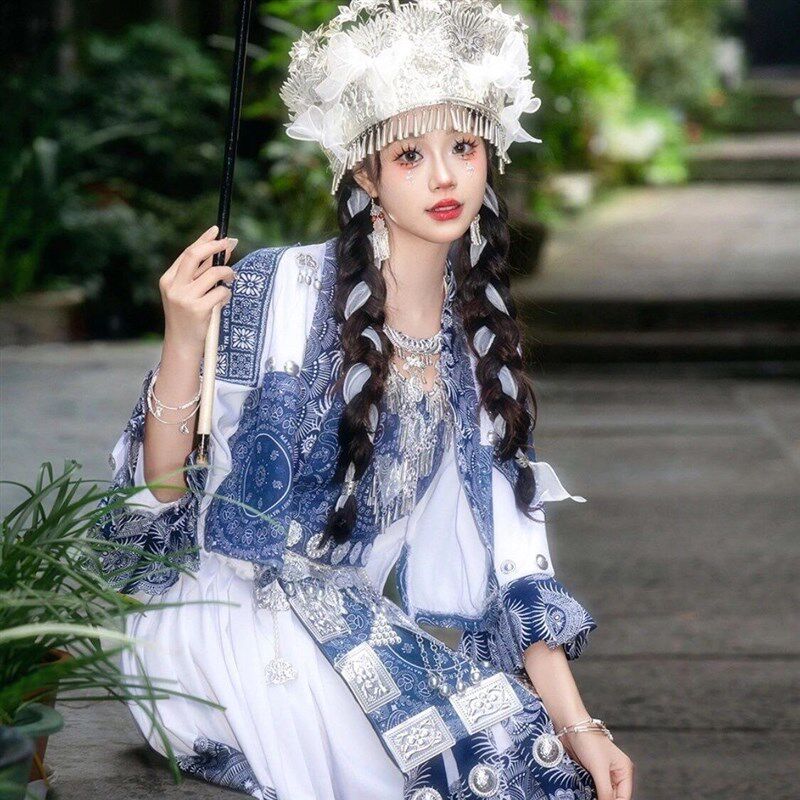 2025苗族服装苗疆蜡染少女套装网红旅拍抹胸少数民族舞台服饰表演