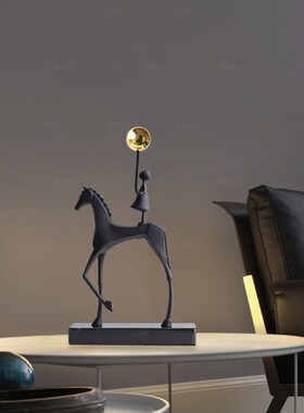 现代简约金属马撑伞人物摆件轻奢样板间软装饰品书房办公桌玄关