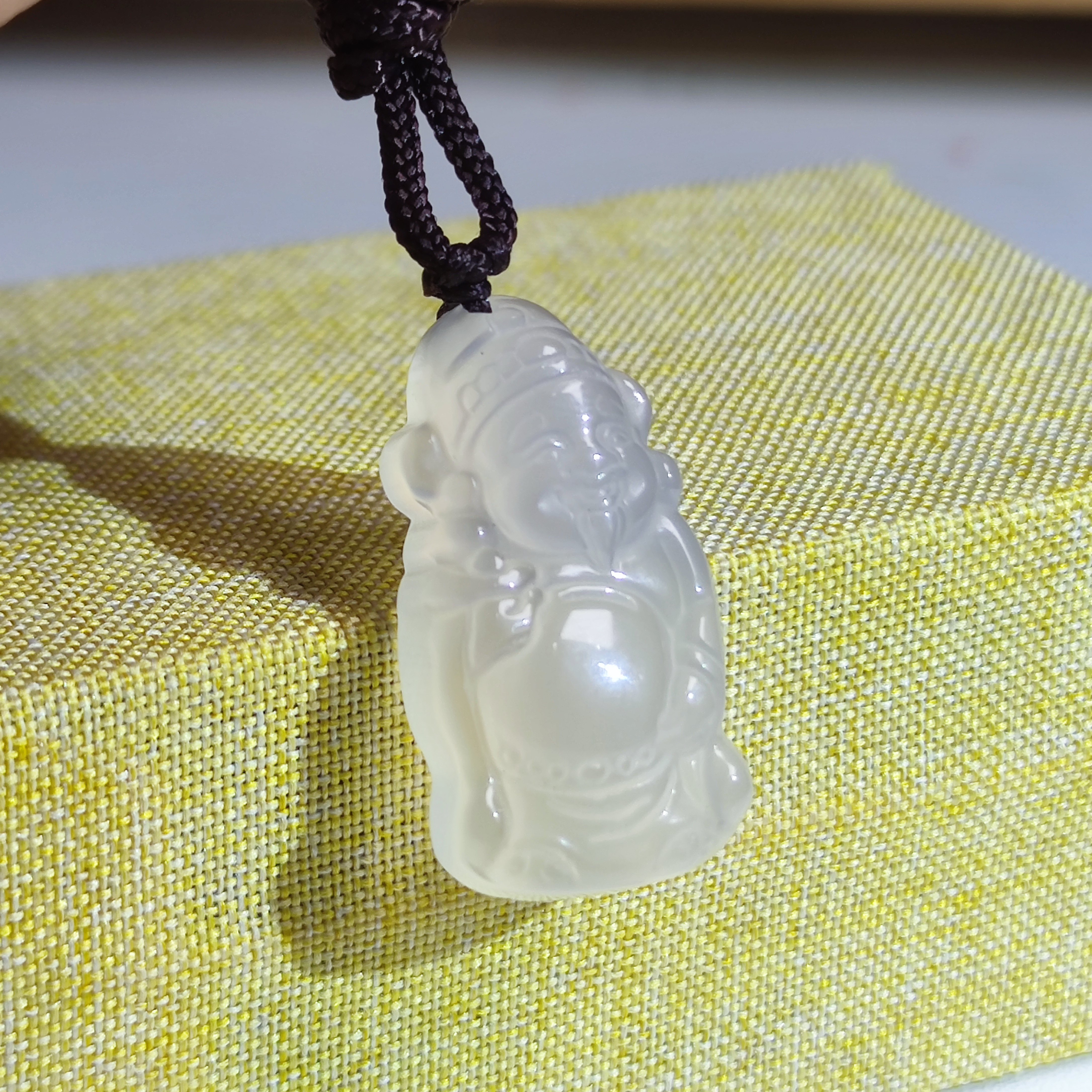 3.2x1.7x0.8cm,玉髓财神爷挂件配饰,完整