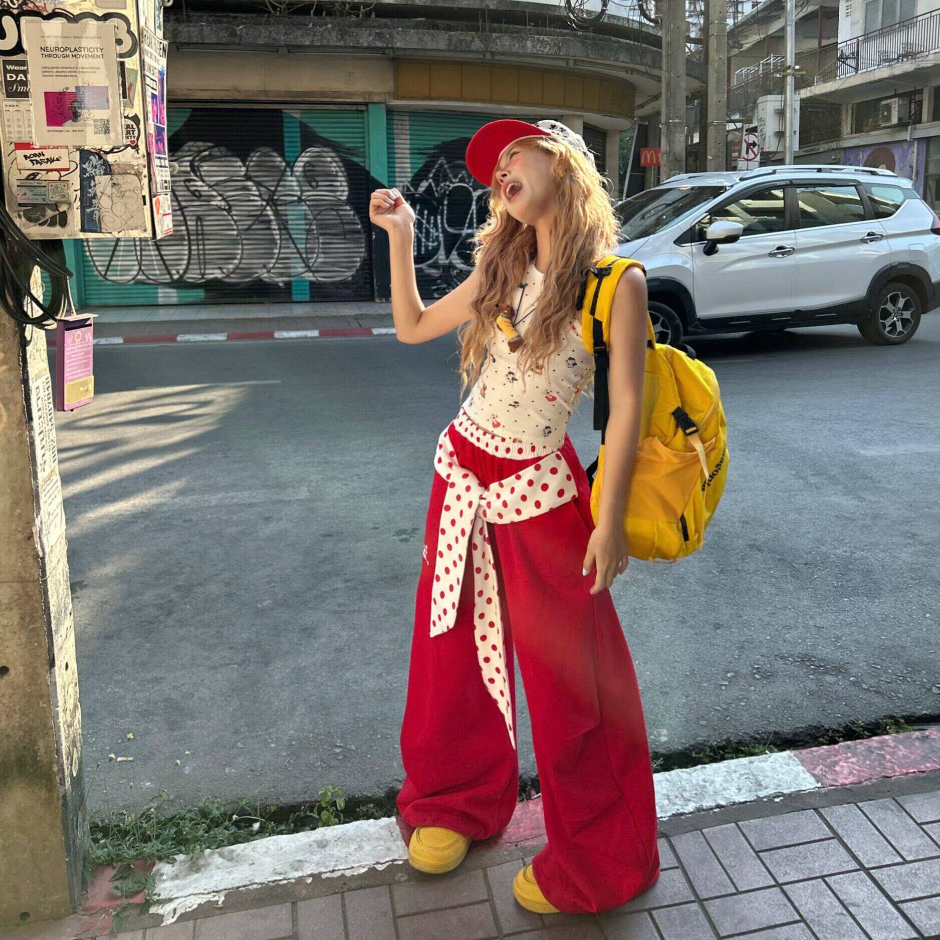 时尚炸街运动套装女夏季多巴胺修身背心上衣宽松阔腿裤休闲两件套