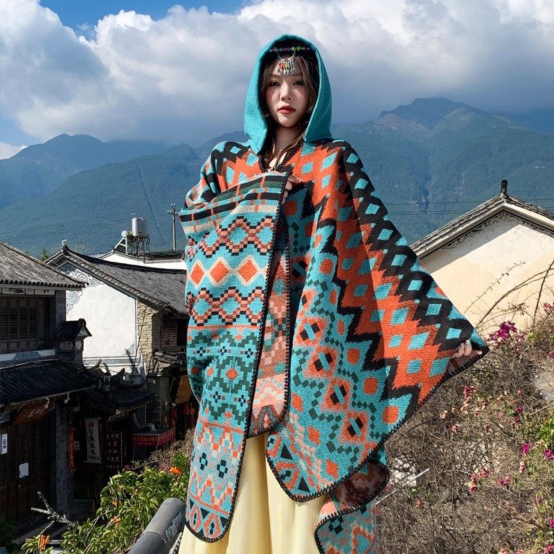 青海西藏云南旅游斗篷披风女秋冬加厚民族风拍照出片超大开叉披肩