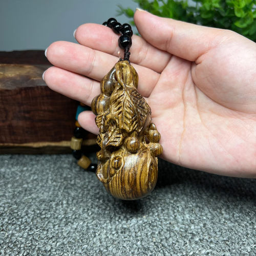 印尼沉香木手工木雕手捻小葫芦手把件木质文玩工艺品摆件小挂件
