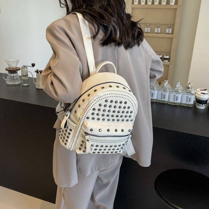 韩版铆钉百搭软皮质感背包女士双肩包2024新款学生书包ins超火包