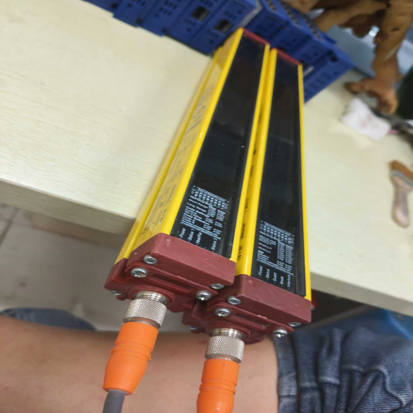 光幕F3S-TGR-CL4B-014-300有一对，成询价