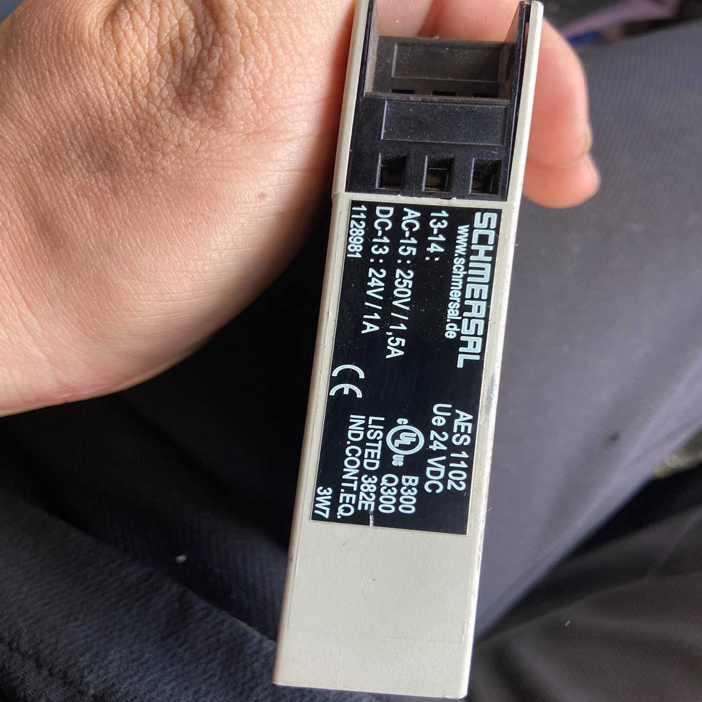 SCHMERSAL施迈赛AES1102安全继电器询价