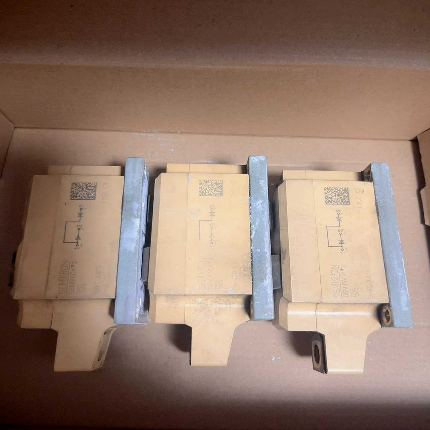 SKKD260/16整流桥，品质，测试完好。成询价