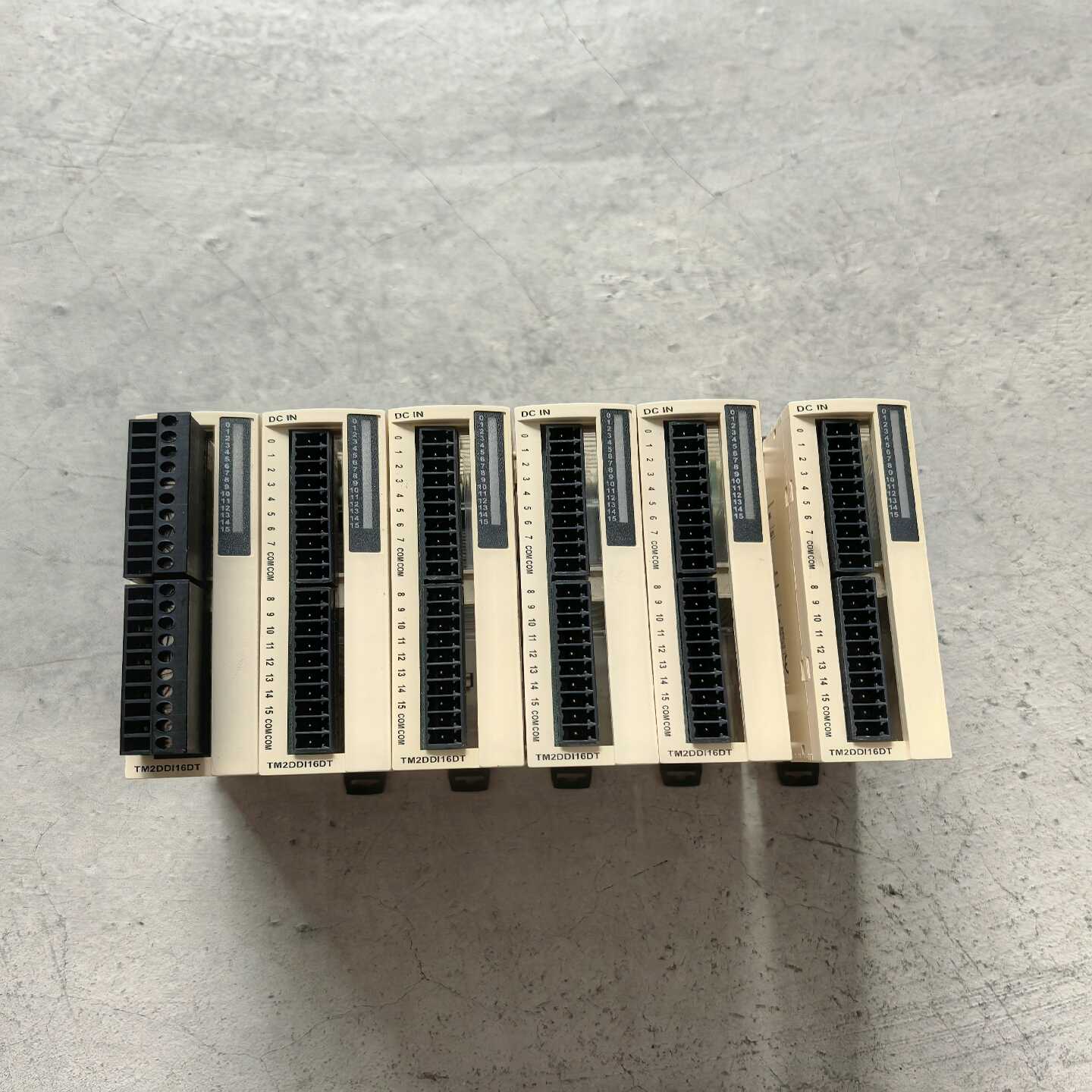 TM2DDI16DT施耐德PLC模块--议价商品