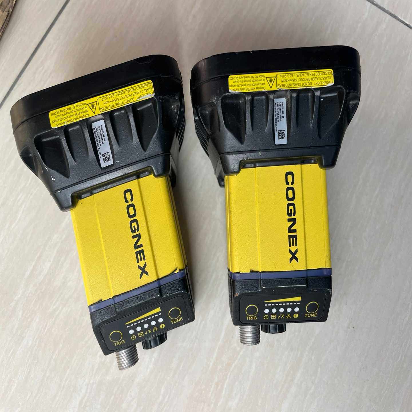 询价康耐视视觉相机DM375QL-M，拆下两个，带光源，没别的配