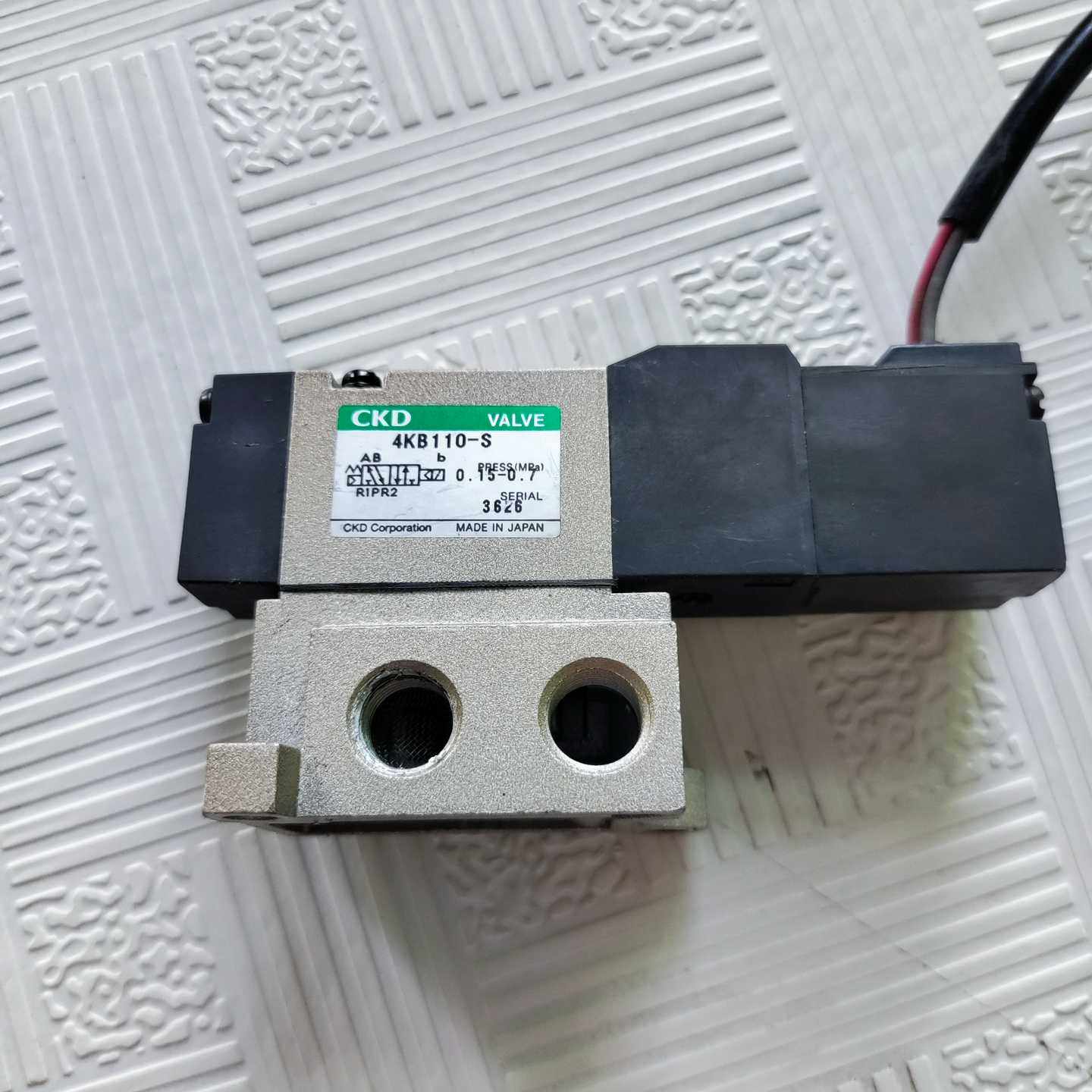 咨询-CKD4KB110-S最少九五新电磁阀带底座，24