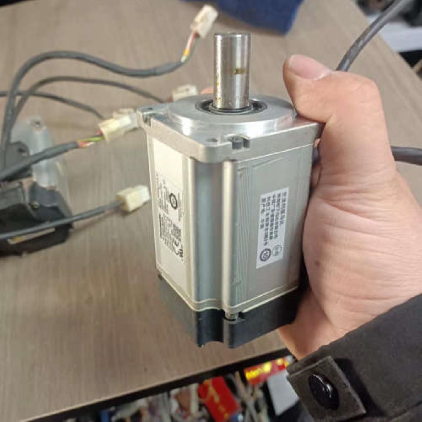 售前询价A5伺服马达400瓦MSMF042L1U2M9台议价