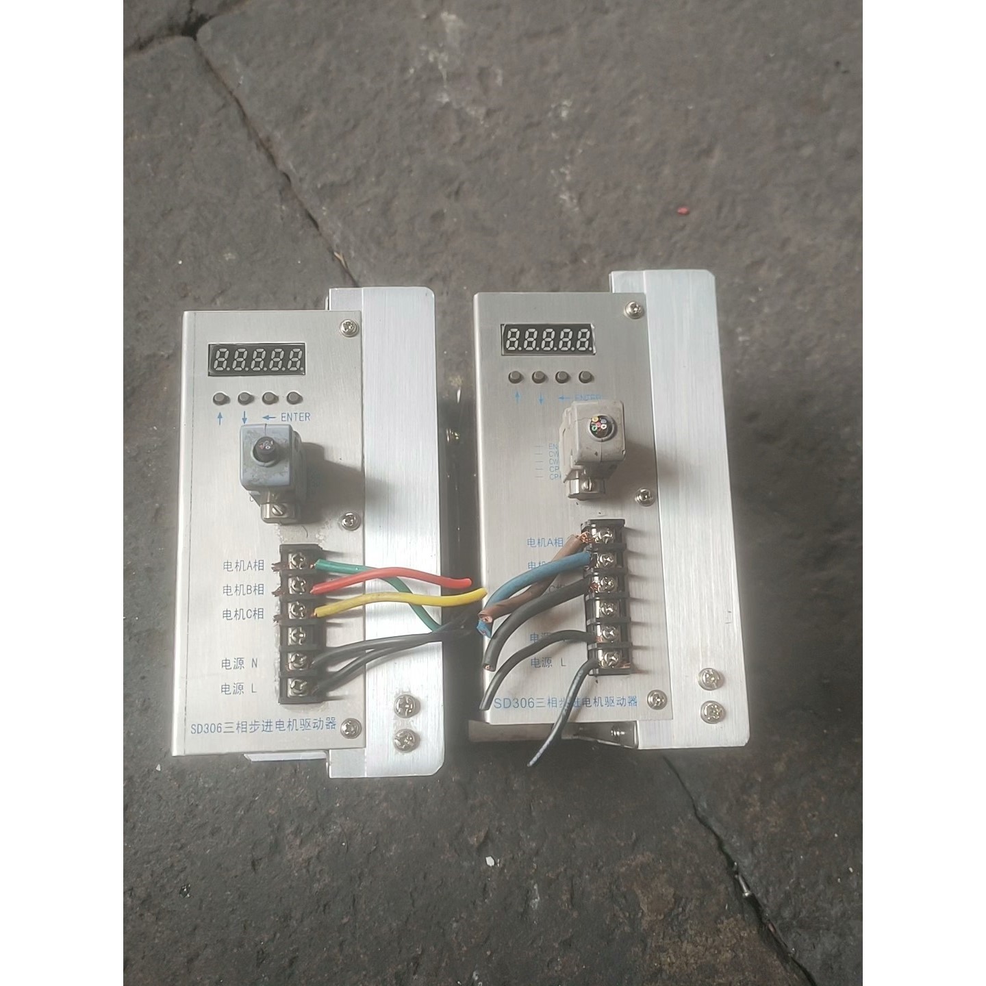 售前询价大地步进驱动器SD306成色实物图非常漂亮功能