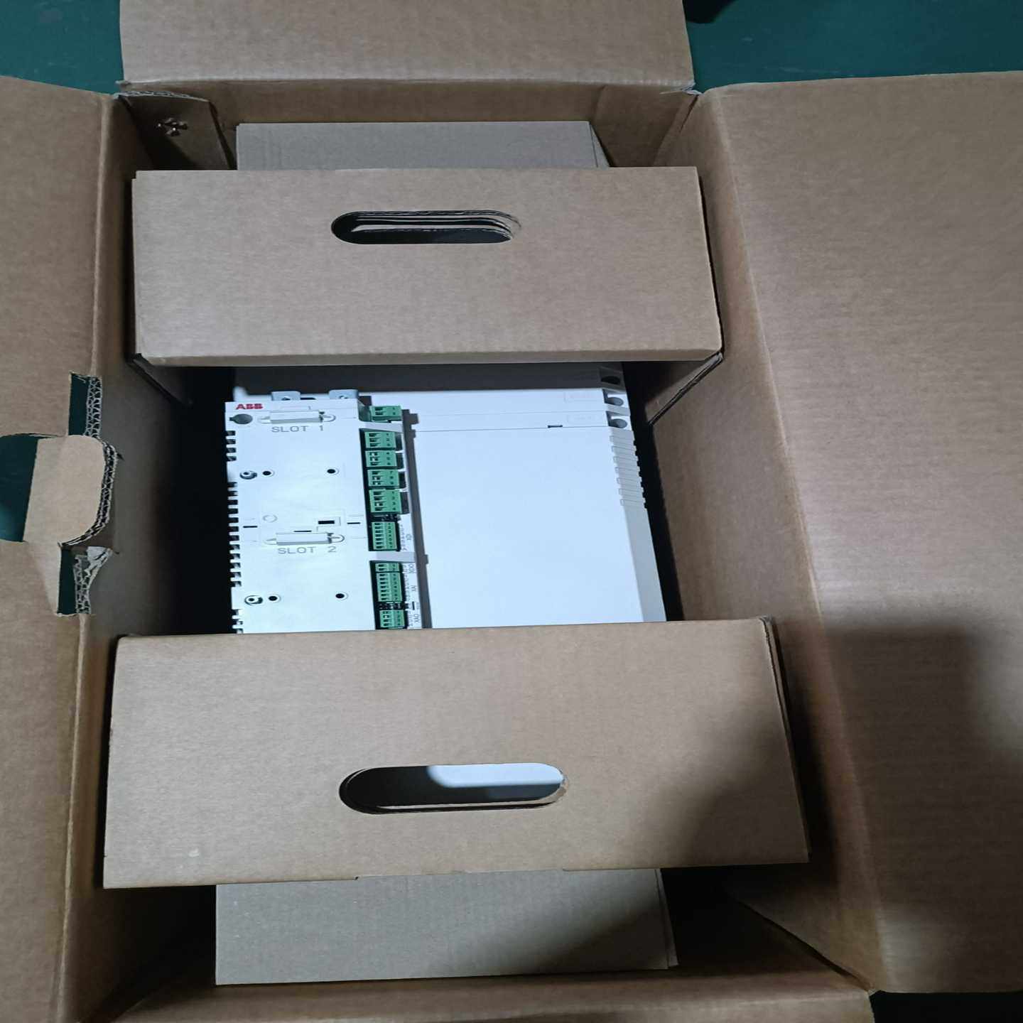 变频器，型号ACS850-04-094A-5J400